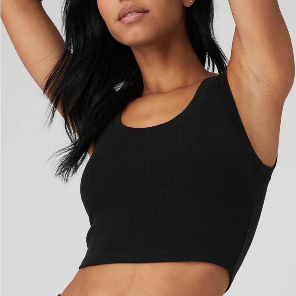 Alo yoga wellness tank black size small